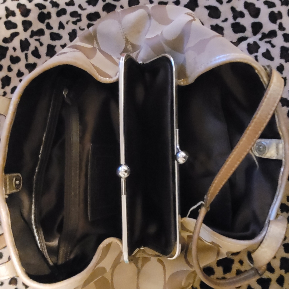 Coach purse - Picture 5 of 5